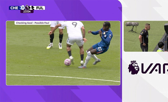 Tình huống VAR can thiệp và từ chối bàn thắng của Fulham