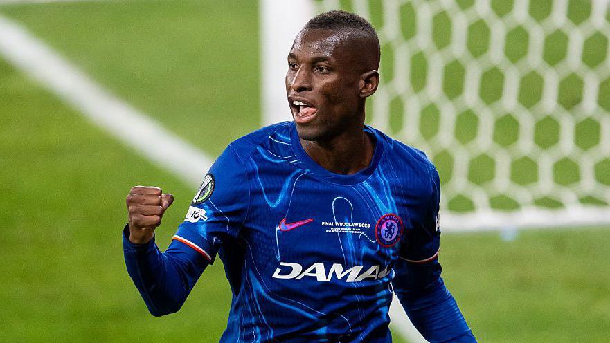 Bayern Munich bị Chelsea đòi lại tiền đạo Nicolas Jackson dù đã tiến hành kiểm tra y tế xong xuôi