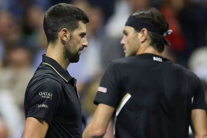 Nhưng cuối cùng bằng bản lĩnh, Djokovic vẫn đánh bại được Fritz