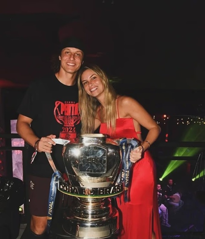 Luiz và bạn gái Bruna Loureiro có với nhau 2 đứa con chung