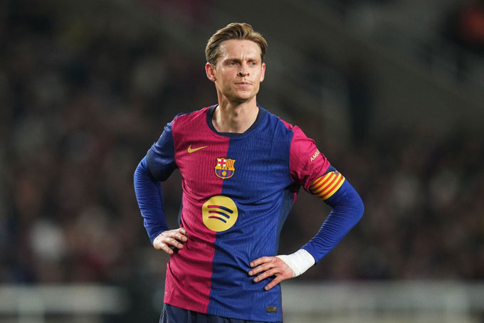 De Jong vẫn chưa được Barca gia hạn