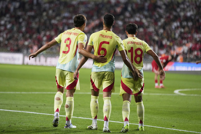 Niềm vui chiến thắng của các cầu thủ Tây Ban Nha sau màn vùi dập Thổ Nhĩ Kỳ 6-0