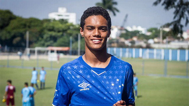 Joao Mendes là con trai của cựu danh thủ Ronaldinho