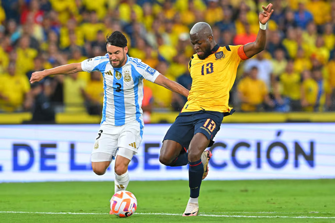 Argentina thua Ecuador 0-1