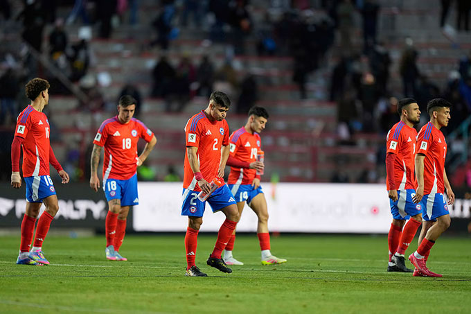 Chile đứng cuối BXH và tiếp tục không có vé dự World Cup