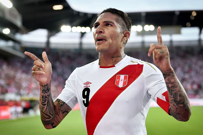 Guerrero trở thành cầu thủ già nhất ghi bàn ở vòng loại World Cup khu vực Nam Mỹ