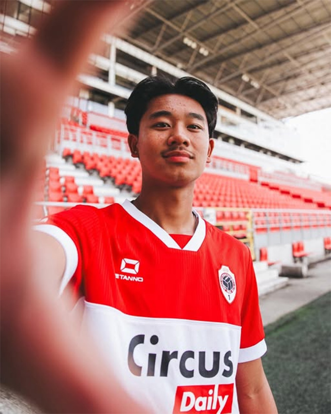 Royal Antwerp vừa ký hợp đồng chuyên nghiệp với Phạm Anh Khôi