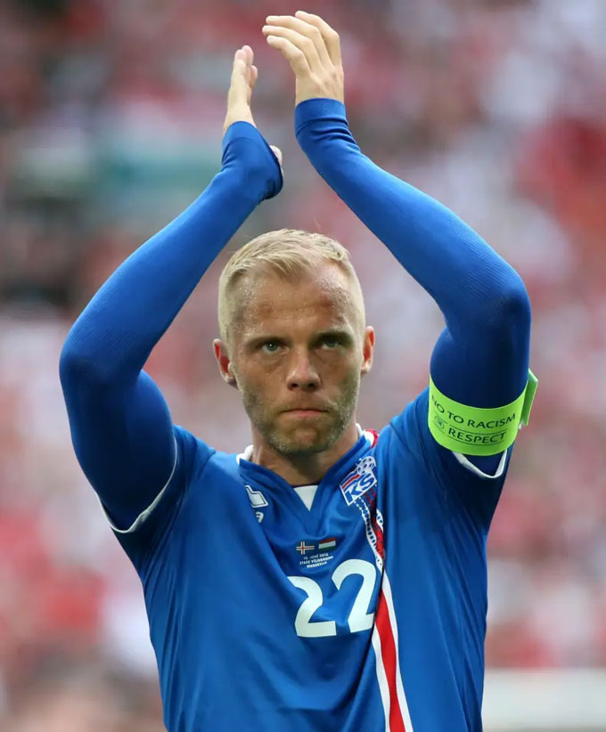 Eidur Gudjohnsen khi còn khoác áo ĐT Iceland