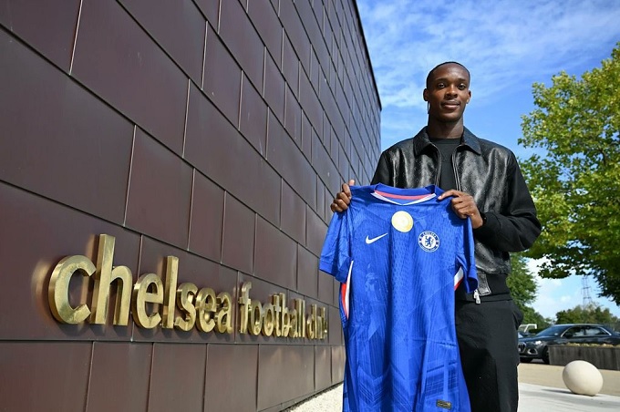 Chelsea chiêu mộ thành công Emanuel Emegha