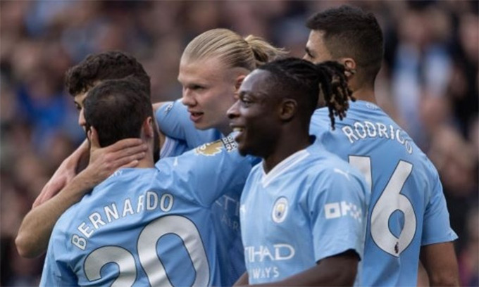 Man City có chiến thắng hủy diệt trước MU