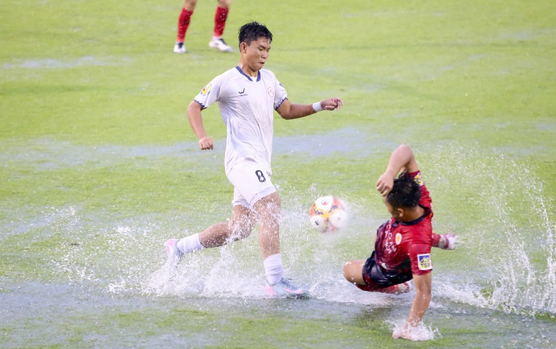 Tiền đạo Quang Khôi ghi bàn cho CLB bóng đá TP.HCM - Ảnh: Trung Đặng 