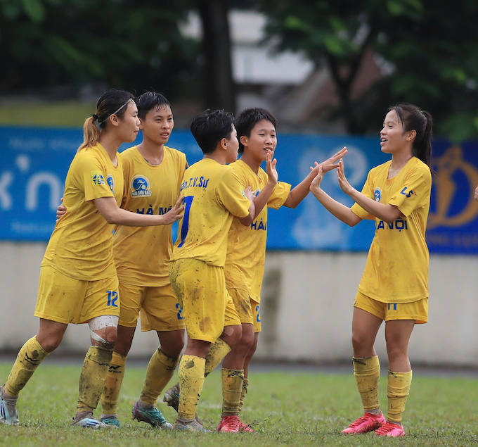 Niềm vui chiến thắng của CLB Hà Nội - Ảnh: Phan Tùng 