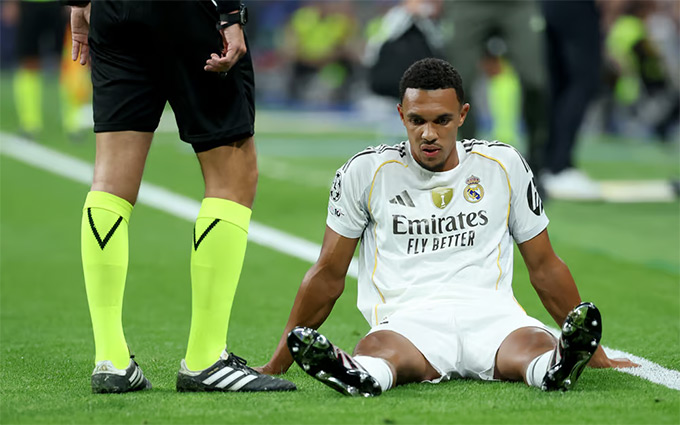 Alexander-Arnold có thể ngồi ngoài nhiều hơn 1 tháng