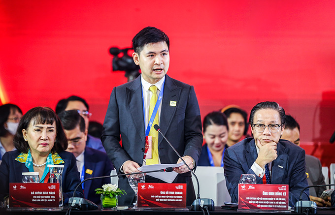 Ông Đỗ Vinh Quang nêu nhóm đề xuất tại Phiên đối thoại cấp cao Diễn đàn Kinh tế tư nhân Việt Nam 2025.