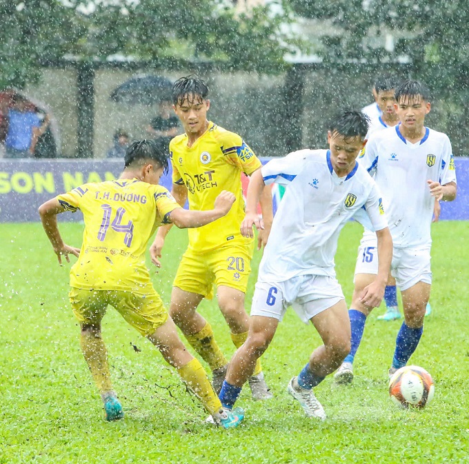 U17 SLNA và U17 Hà Nội sẽ giành vé vào tứ kết?  Ảnh: Trung Đặng 