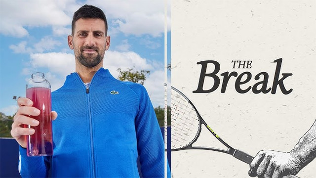 Djokovic thường xuyên bổ sung vitamin bằng nước trái cây