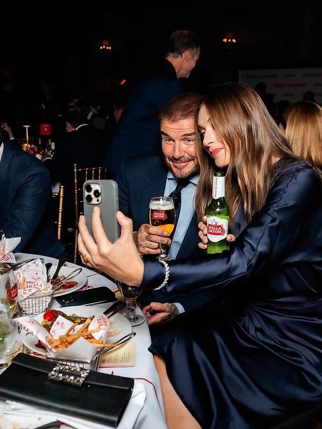 Maria Sharapova nhậu bia túy lúy với David Beckham