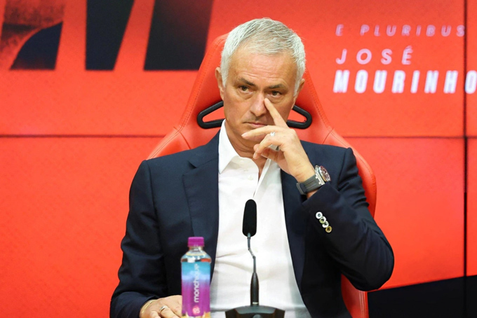 Mourinho dẫn dắt Benfica