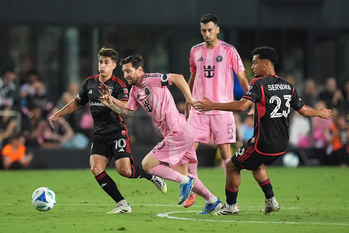 Messi đã chứng minh cho câu nói "Sunday, the King plays"