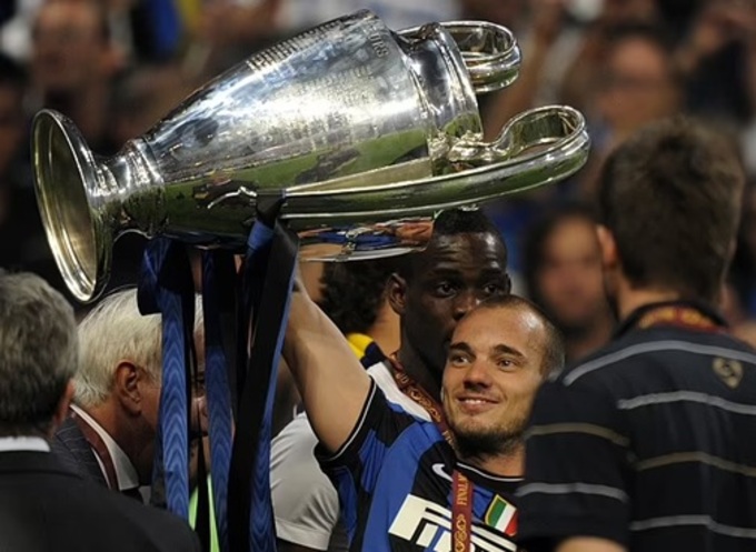 Sneijder đã cùng Inter giành "cú ăn ba" mùa 2009/10 và đưa Hà Lan vào chung kết World Cup 2010