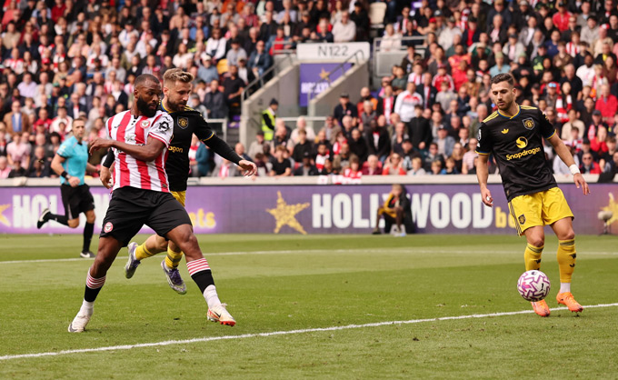 Shaw không theo kèm nổi Thiago