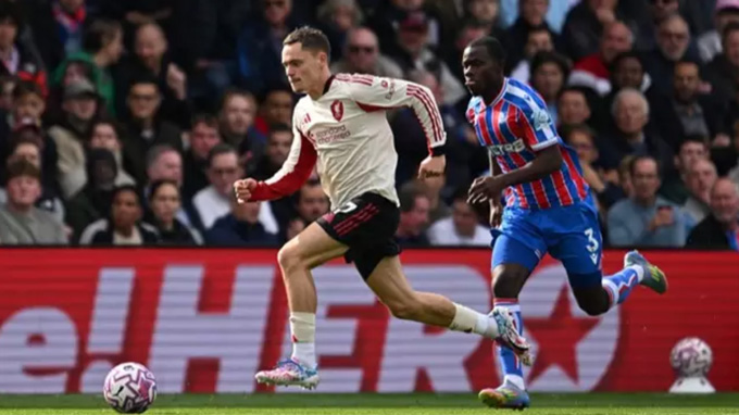 Wirtz vẫn mờ nhạt trong màu áo Liverpool