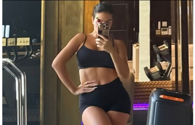  Georgina Rodriguez đam mê tập gym