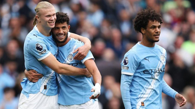 Man City thắng đậm nhưng chẳng ai bận tâm