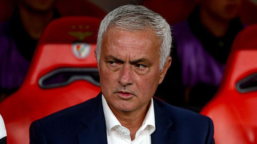 Jose Mourinho sẽ dẫn Benfica về chinh phục đội bóng cũ Chelsea