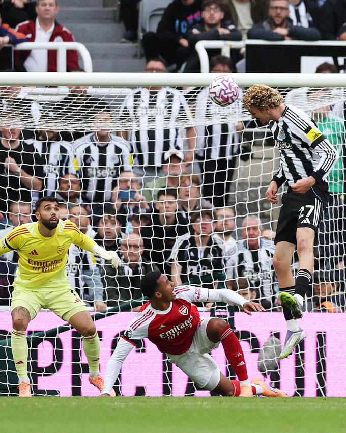 Newcastle dẫn trước trong phần lớn trận đấu nhưng vẫn thua Arsenal