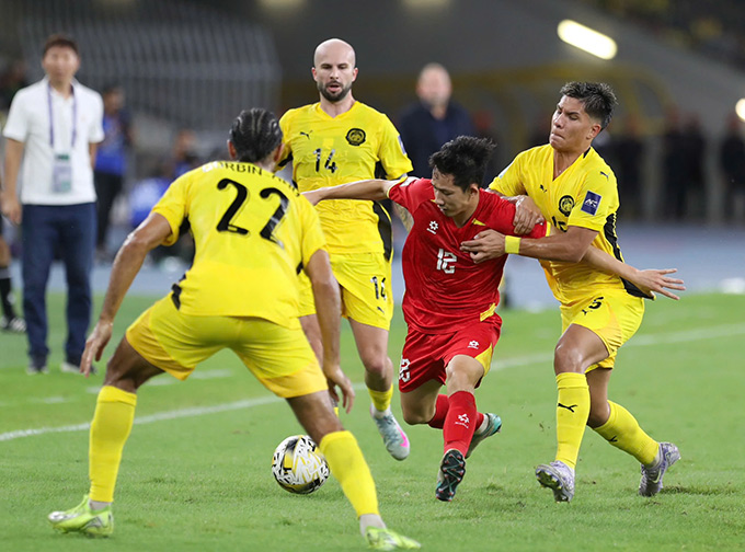 Nhiều chuyên gia Malaysia không nắm được luật FIFA - Ảnh: AFC 