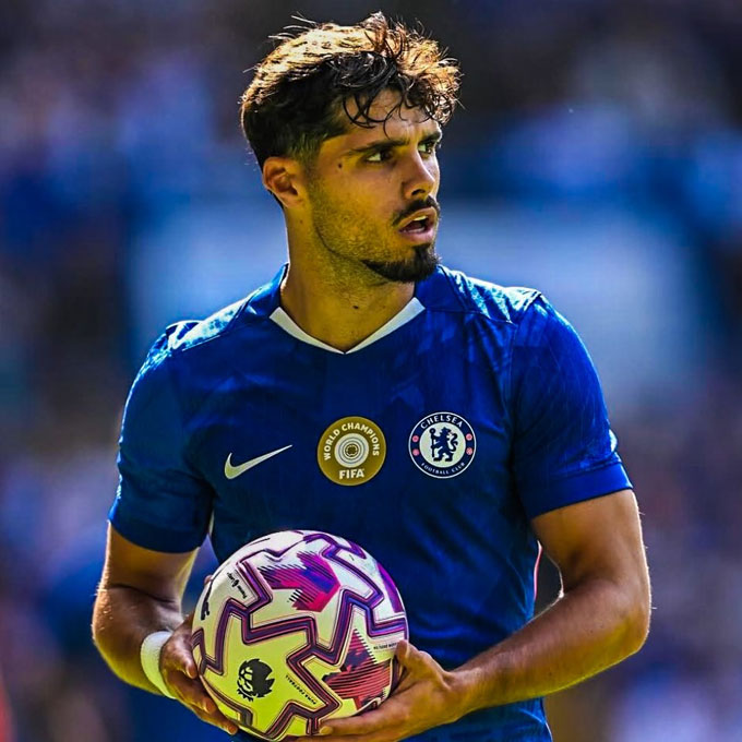 Neto cũng rất ngưỡng mộ Mourinho