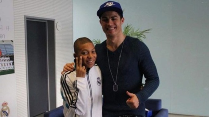 Mbappe có nhiều nét giống thần tượng Cristiano Ronaldo