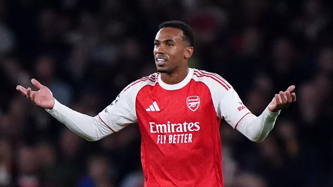 Gabriel khiến người hâm mộ Arsenal thót tim