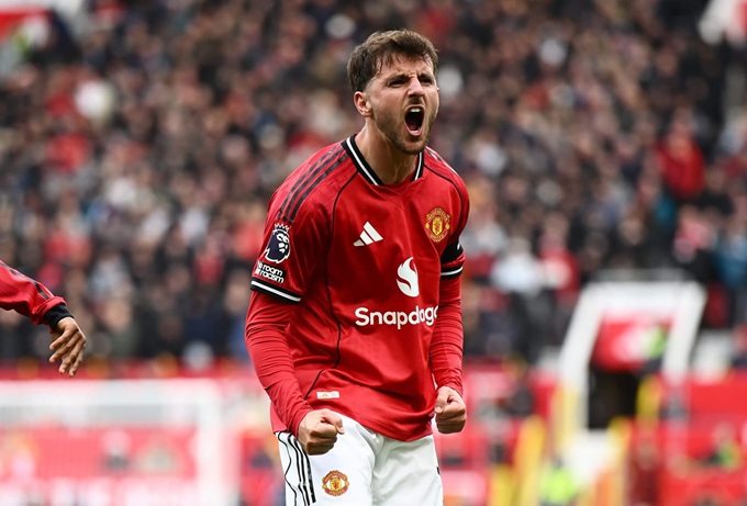 Mason Mount xứng đáng đá chính cho MU