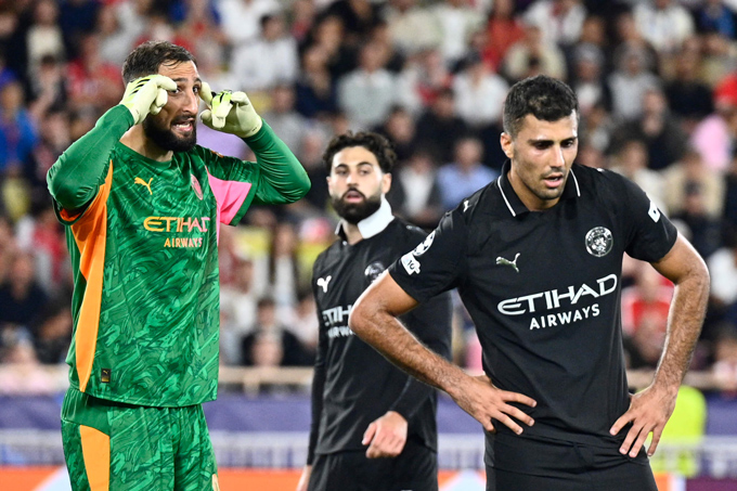 Nhưng sang hiệp 2, dàn sao của Man City đã thi đấu chùng xuống và để cho Monaco ghi liền 2 bàn