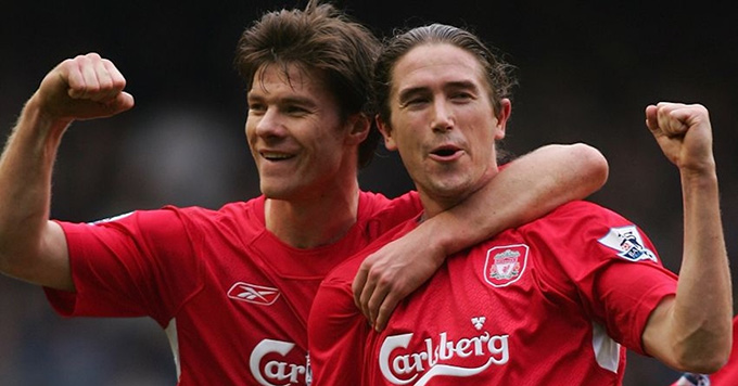 Harry Kewell là cầu thủ nổi tiếng, từng chơi cho Liverpool và Leeds United 