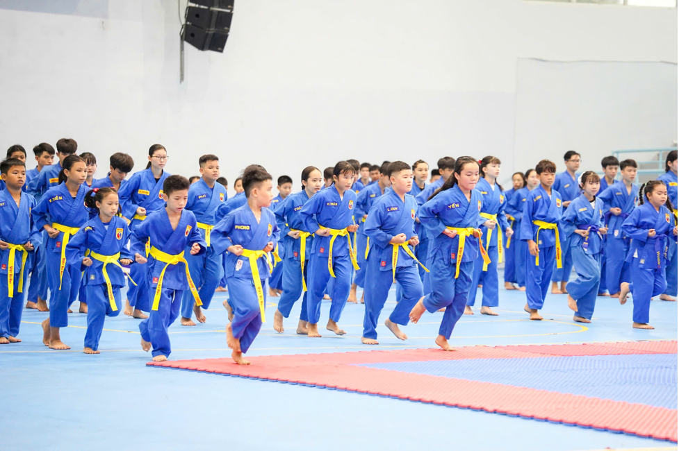 Các VĐV biểu diễn chào mừng tại Lễ khai mạc Giải các CLB Vovinam Thành phố Hồ Chí Minh năm 2025