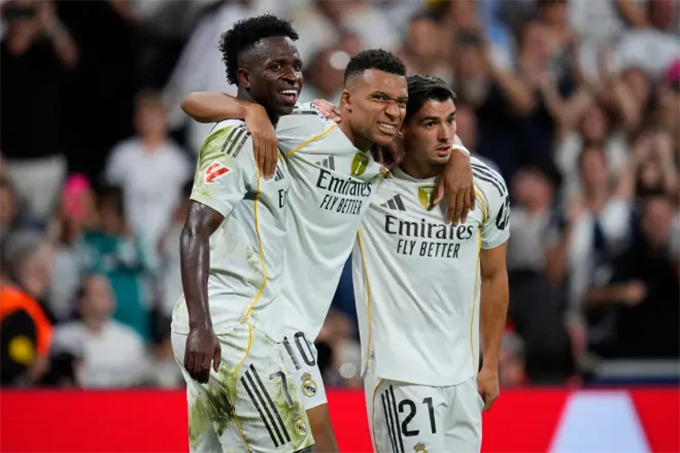 Mbappe tự mình ấn định chiến thắng và bị chấn thương