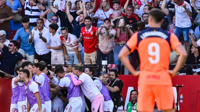 Barca thua đau Sevilla 1-4