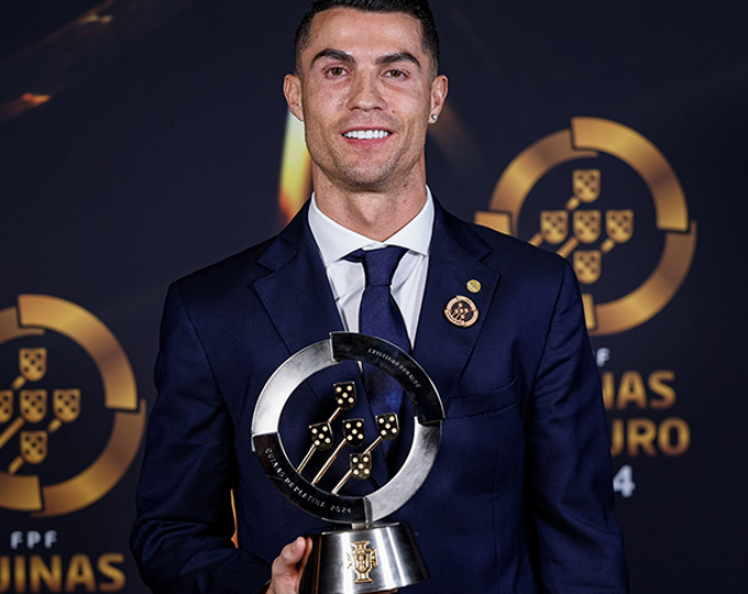 Ronaldo nhận giải thưởng đặc biệt