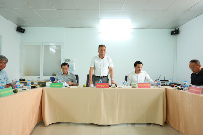 Chủ tích VFF Trần quốc Tuấn làm việc với LĐBĐ TP.HCM. Ảnh: VFF 