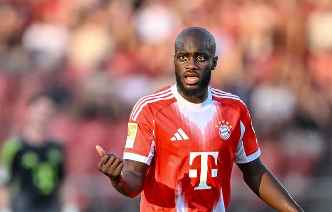 Upamecano trong màu áo Bayern