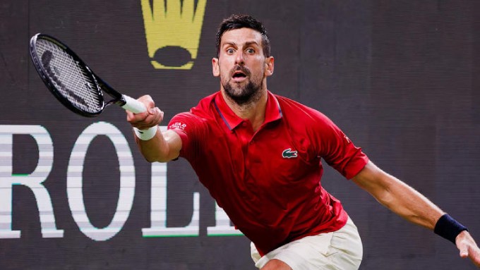 Djokovic thi đấu dưới sức vì chấn thương