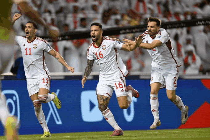 Chiến thắng trước Oman giúp UAE nắm lợi thế lớn trong cuộc đua giành tấm vé đến World Cup 2026 - Ảnh: AFC
