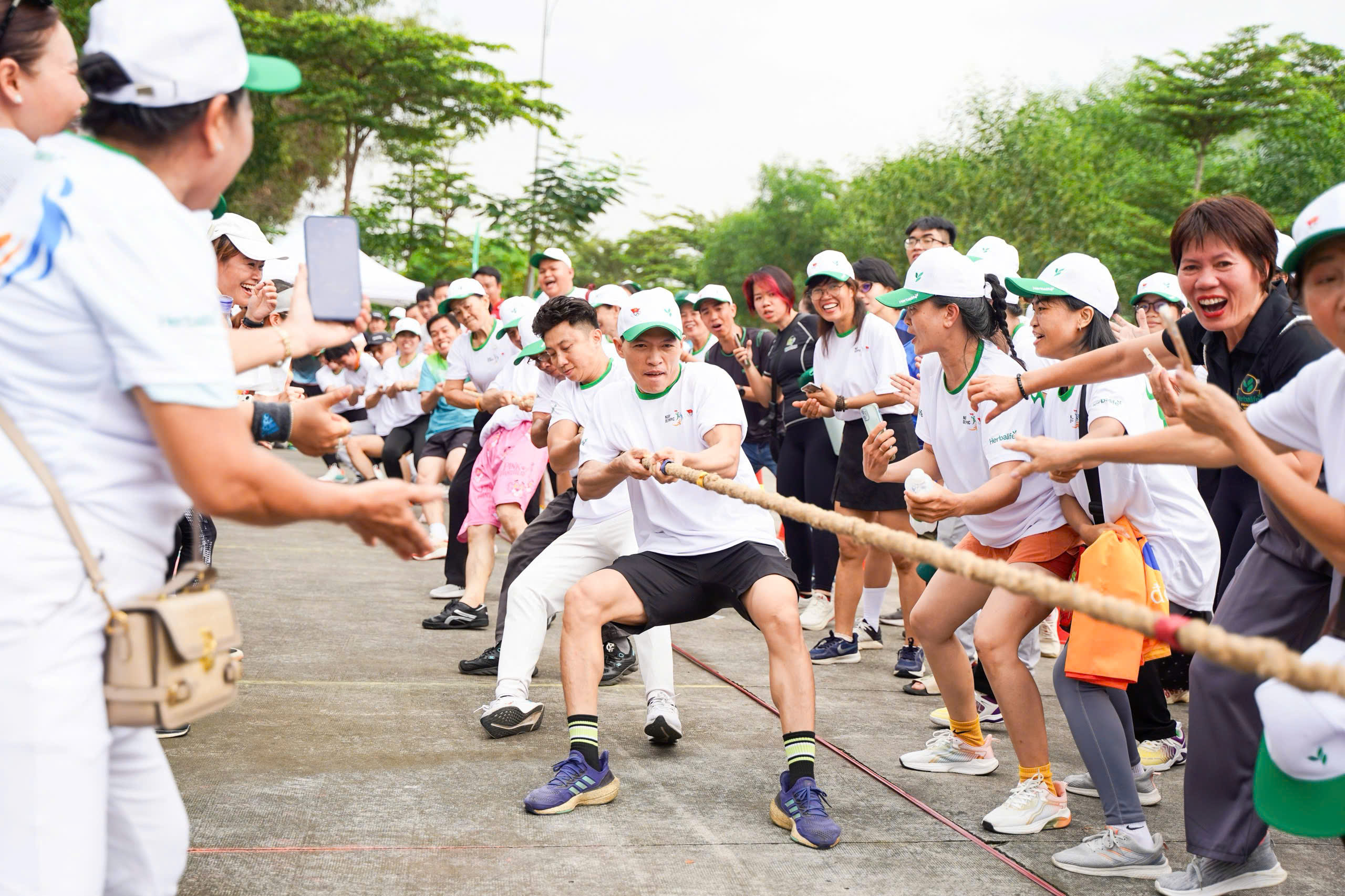 Các VĐV hào hứng tranh tài tại Hội thao