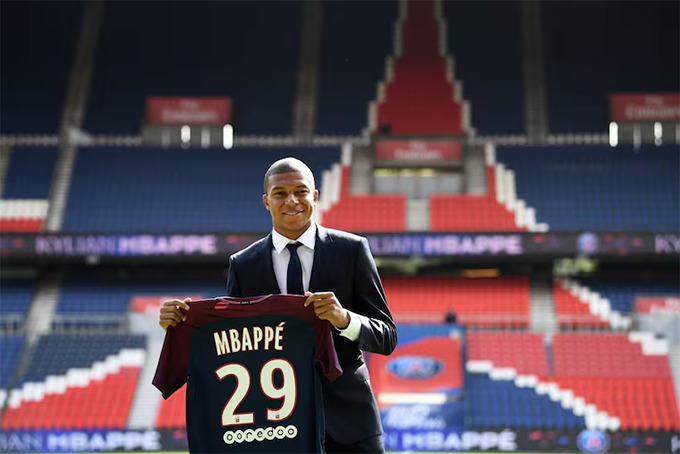 Năm 2018 anh chọn đến PSG và từ chối Real vì Los Blancos đã có Benzema, Ronaldo và Bale