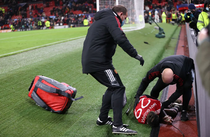 Sân Old Trafford sẽ được cải tạo để đảm bảo an toàn