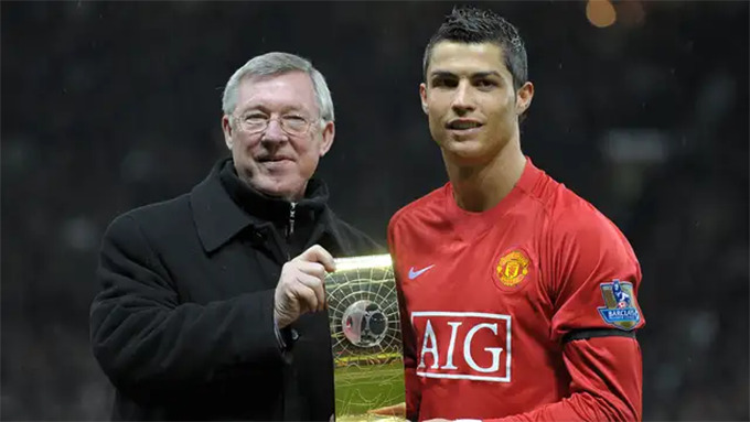 Theo Foster, CR7 là học trò cưng của mọi HLV, trong đó có Sir Alex Ferguson