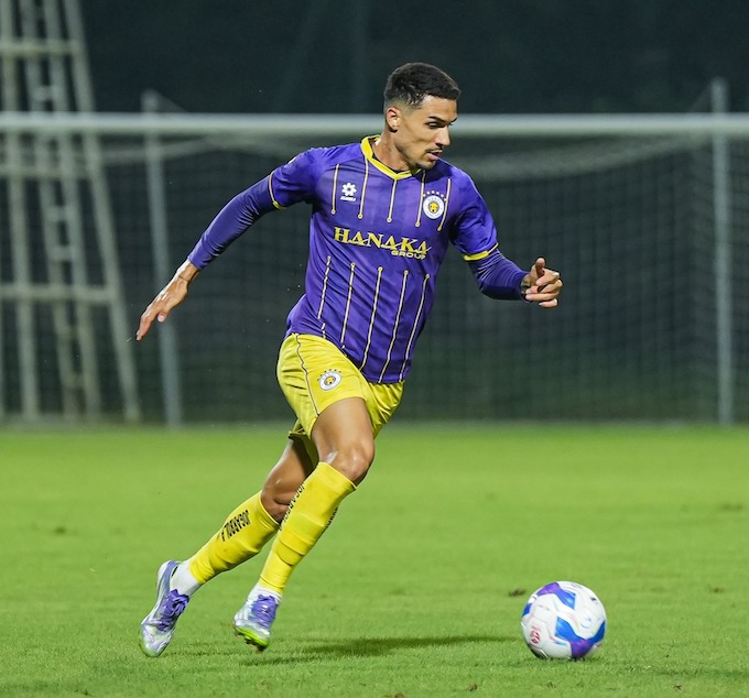 Hoàng Hên rất được chờ đợi trong màu áo Hà Nội FC. Ảnh: Minh Dân